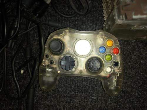 Original Xbox Crystal with Power,video cables + Controller