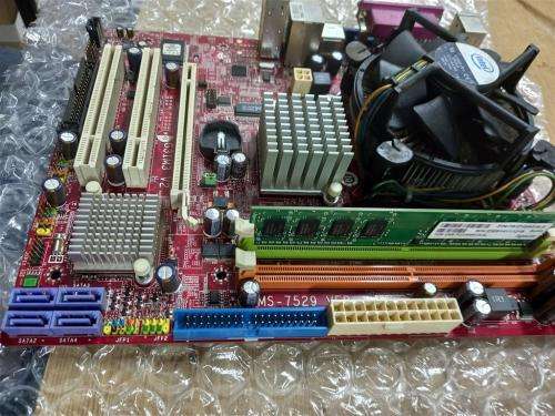 Intel Dual core 2.5Ghz + MSI MS-7529 Ver1.1 + 1Gb Ram
