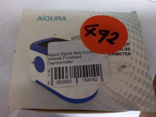 Finger tip pulse oximeter