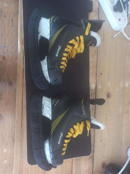 CCM tacks 2052 Ice skates Size EU42