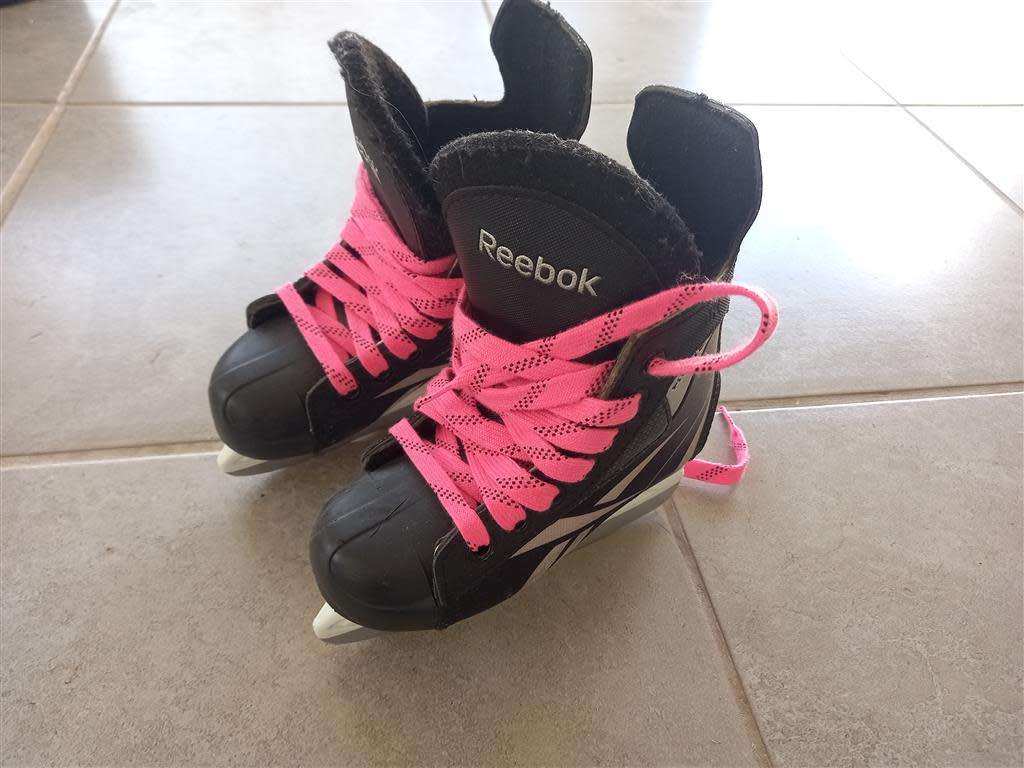 Reebok Fitlite 1K Kids ice skates size 28