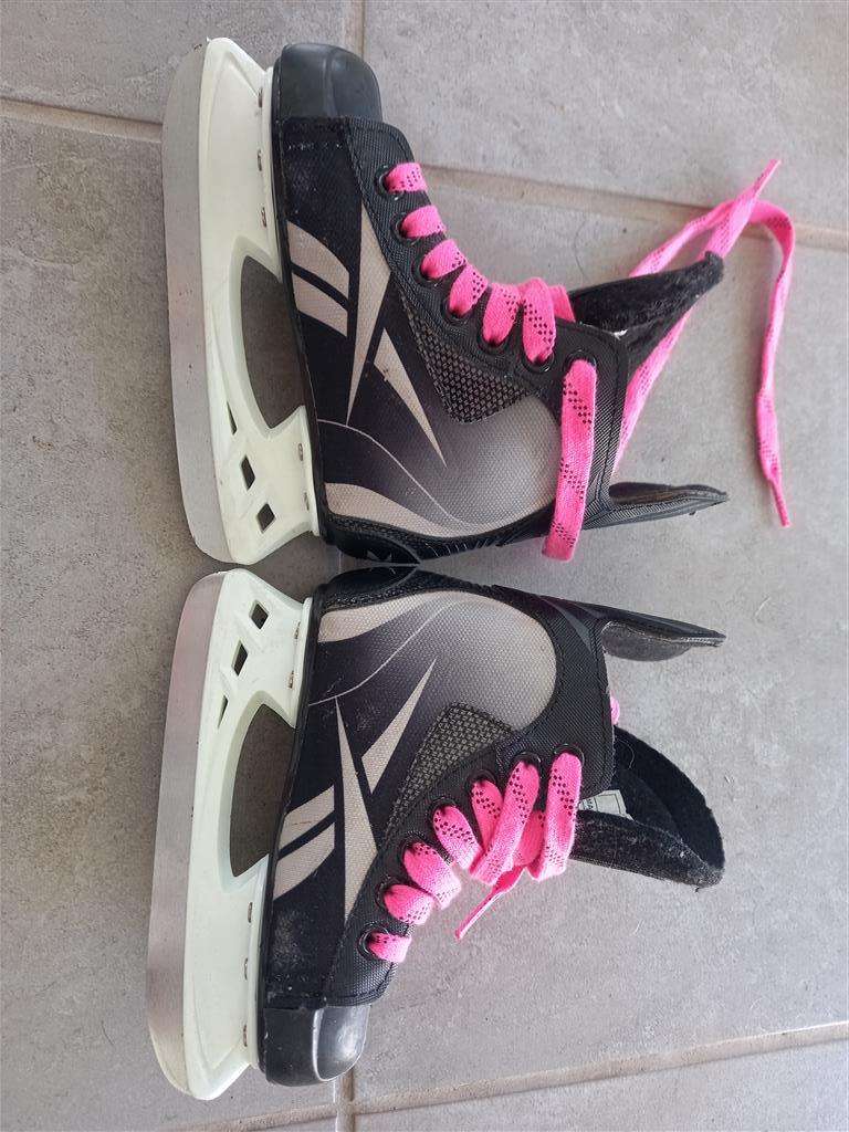 Reebok Fitlite 1K Kids ice skates size 28