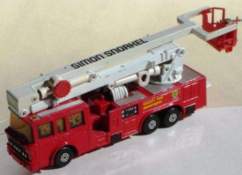 Matchbox Super Kings Simon Snorkel Fire Engine     (2-100)