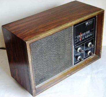 Vintage Nivico Solid State Radio.  1962