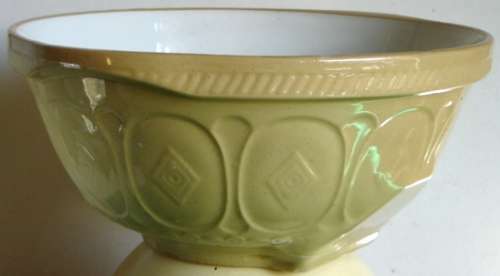 Vintage 'The Gripstand' Mixing Bowl. Condition excellent. Made by T.G. Green, England.