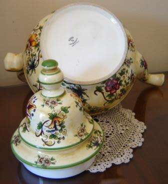 Exotic Capidomonte Porcelain Tea Pot.   ( Large).