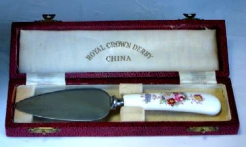 Royal Crown Derby Cake Lifter in box.