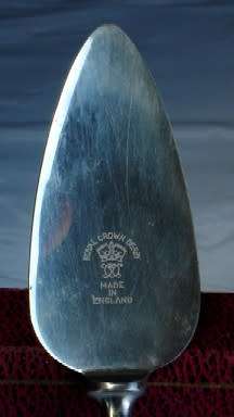 Royal Crown Derby Cake Lifter in box.