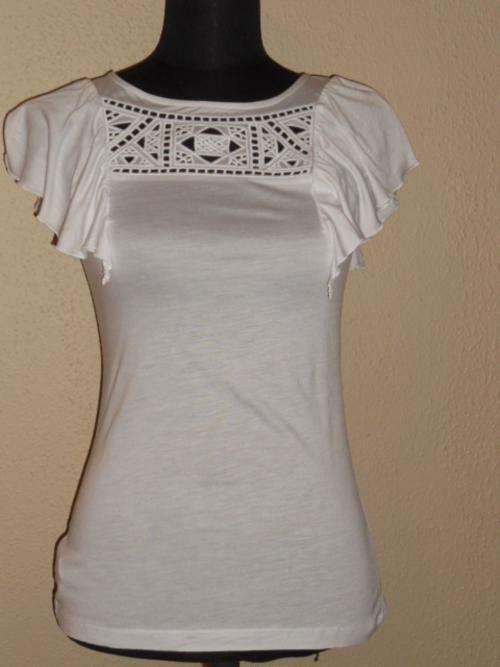 ORIGINAL DESIGNER MANGO TOP - WHITE - SMALL - GREAT BUY - BID FROM R1!