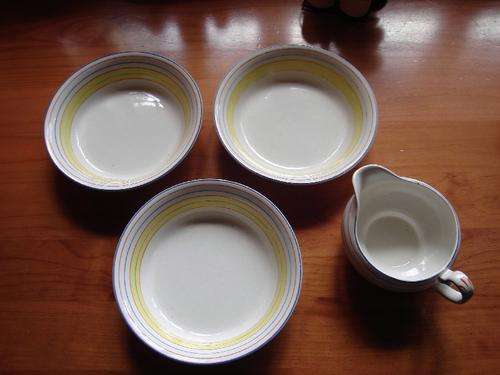 Alfred Meakin England - gravy boat and three bowls