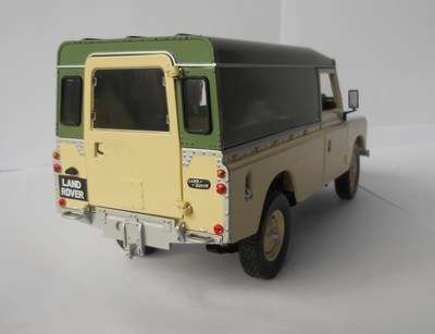 Land Rover Series III 109 Hard Top - 1:18 Eagle Collectible