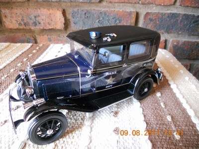 1931 Ford Model A Tudor Police Car - 1:18 Motor City Classics