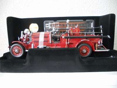 1925 Ahrens-Fox N-S-4 Fire Truck - Road Signature - 1:18 - Certificate of Authenticity