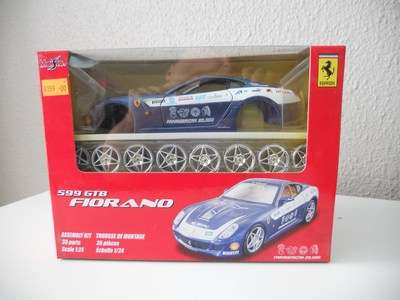 Ferrari 599 GTB Fiorano - Diecast metal model kit - 1:24 Blue