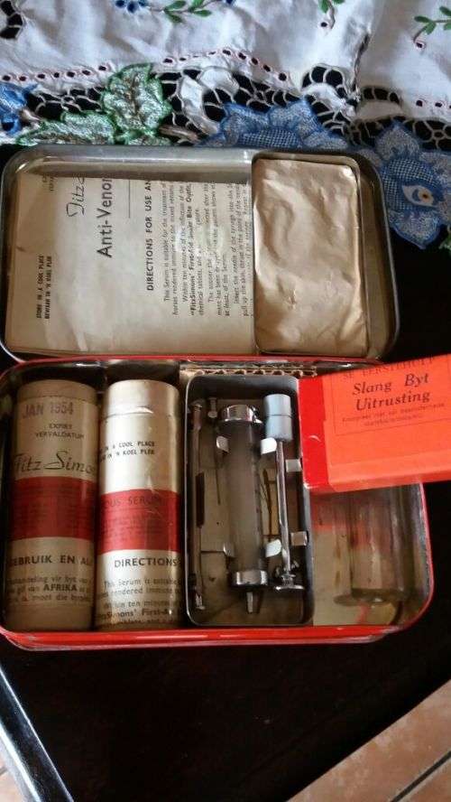 Fitzsimons complete snake bite outfit