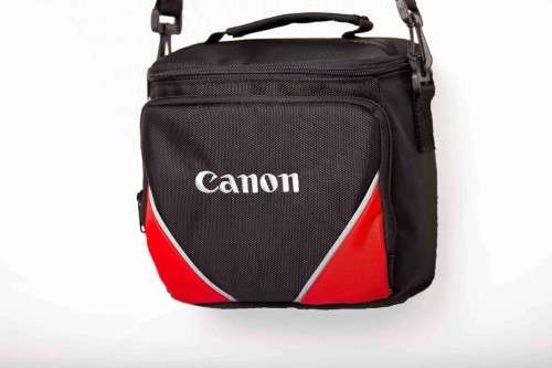 CANON EOS 100D STARTER BUNDLE - 18-55mm LENS - 8GB SD CARD & BAG - BRAND NEW + WARRANTY !!!