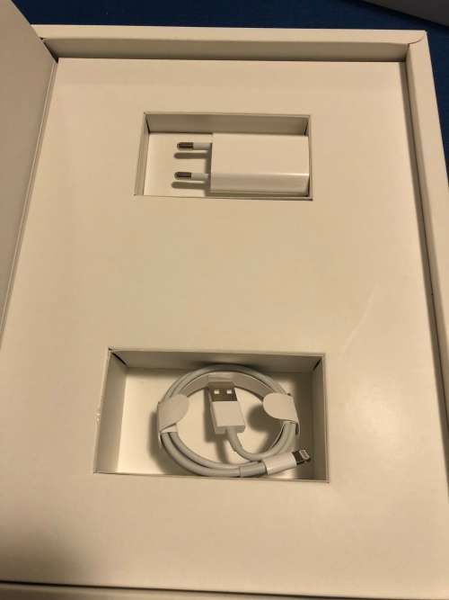 APPLE IPAD AIR  - A1475 - 16GB WIFI + 4G - DEMO - LIKE NEW + WARRANTY !!!