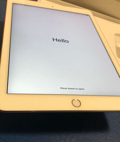 APPLE IPAD AIR 2 - A1566 - 16GB WIFI GOLD - DEMO - LIKE NEW + WARRANTY !!!
