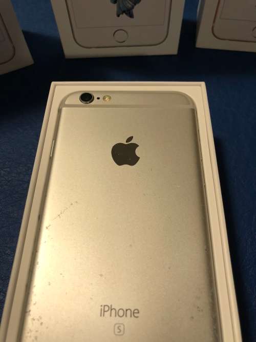 APPLE iPHONE 6S 64GB - SILVER - IN BOX - GOOD CONDITION
