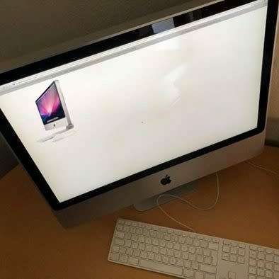APPLE IMAC 24" A1225 - CORE 2 DUO - 320GB EXCELLENT CONDITION + APPLE KEYBOARD & MOUSE !!!