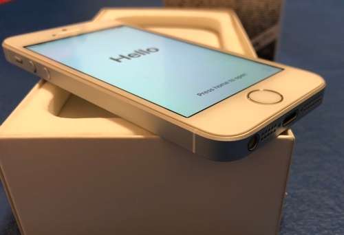 APPLE iPHONE SE 16GB - SILVER - IN BOX - DEMO UNIT ( LIKE NEW CONDITION ) + WARRANTY !!!