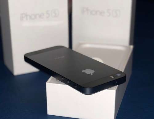 APPLE iPHONE 5S 16GB - SPACE GREY - IN BOX - EXCELLENT CONDITION