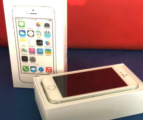 APPLE iPHONE 5S 16GB - SILVER - IN BOX - EXCELLENT CONDITION