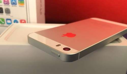 APPLE iPHONE 5S 16GB - SILVER - IN BOX - EXCELLENT CONDITION