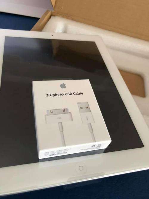 APPLE IPAD 3  - A1430 - 32GB WIFI + 3G -  BRAND NEW !!!