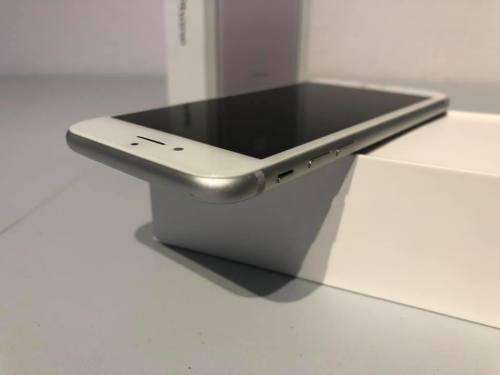 APPLE iPHONE 7 - 32GB - SILVER - GOOD CONDITION