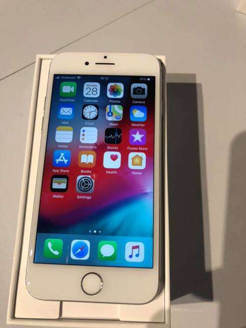 APPLE iPHONE 7 - 32GB - SILVER - GOOD CONDITION