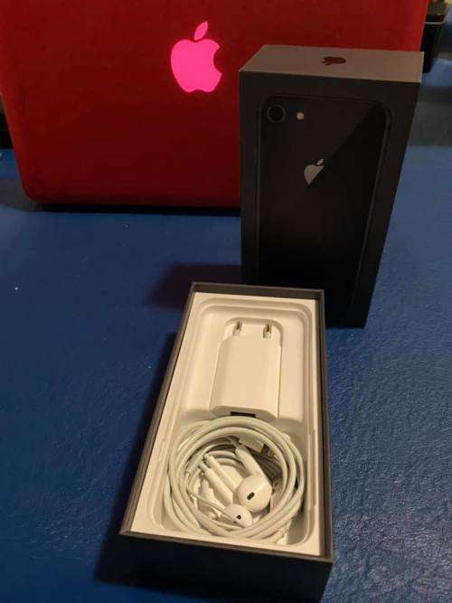 APPLE iPHONE 8 - 64GB - SPACE GREY - EXCELLENT CONDITION " LIKE NEW"