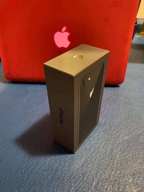 APPLE iPHONE 8 - 64GB - SPACE GREY - EXCELLENT CONDITION " LIKE NEW"