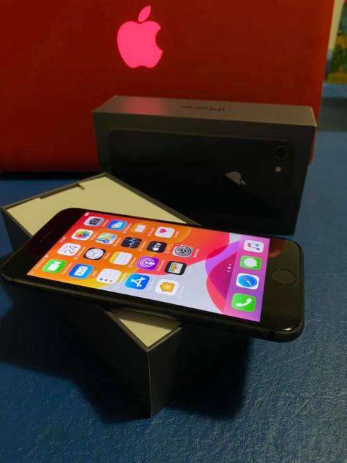 APPLE iPHONE 8 - 64GB - SPACE GREY - EXCELLENT CONDITION " LIKE NEW"