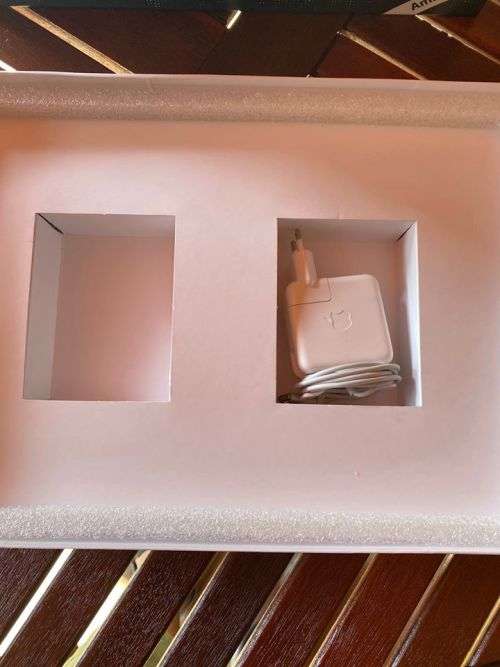 MACBOOK AIR 11" - 2013 - i5, 4gb, 128gb, EXCELLENT CONDITION + WARRANTY