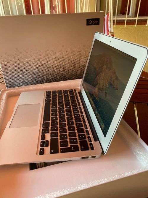 MACBOOK AIR 11" - 2013 - i5, 4gb, 128gb, EXCELLENT CONDITION + WARRANTY