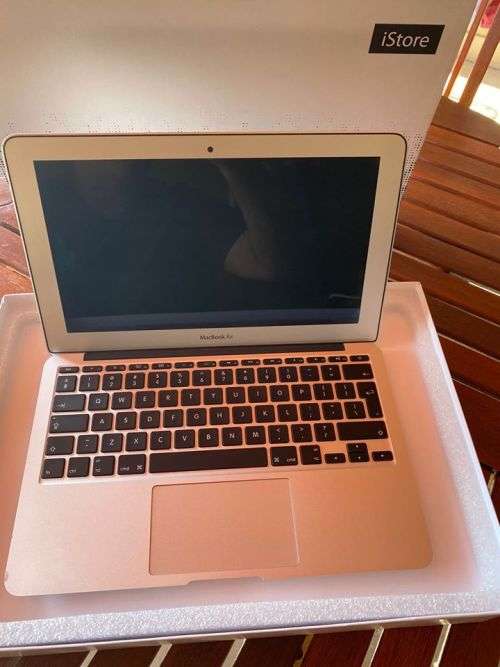 MACBOOK AIR 11" - 2013 - i5, 4gb, 128gb, EXCELLENT CONDITION + WARRANTY