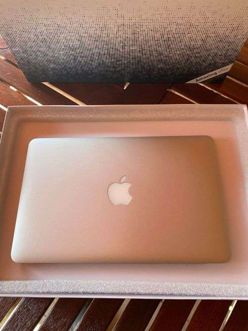 MACBOOK AIR 11" - 2013 - i5, 4gb, 128gb, EXCELLENT CONDITION + WARRANTY