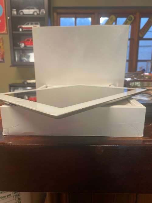 APPLE IPAD 3  - 16GB WIFI - CELLULAR  DEMO UNIT