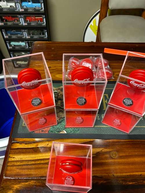 COCA COLA YO-YO IN CUSTOM DISPLAY CASE