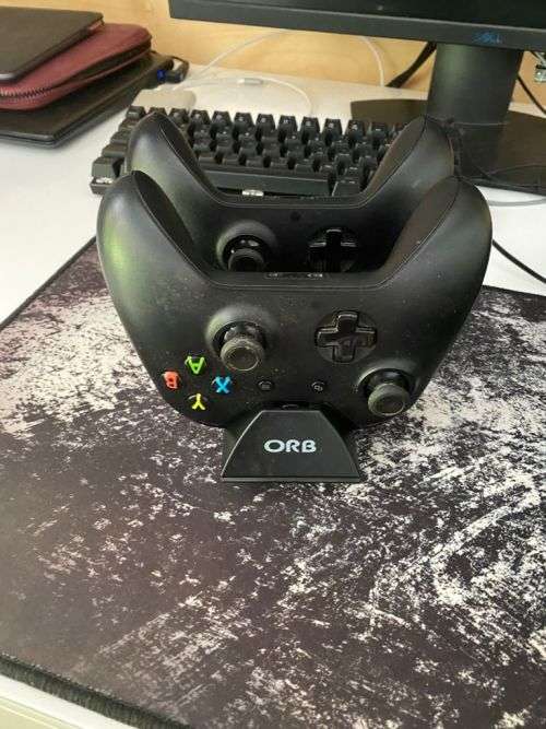 Xbox One 500GB with 2 Controllers