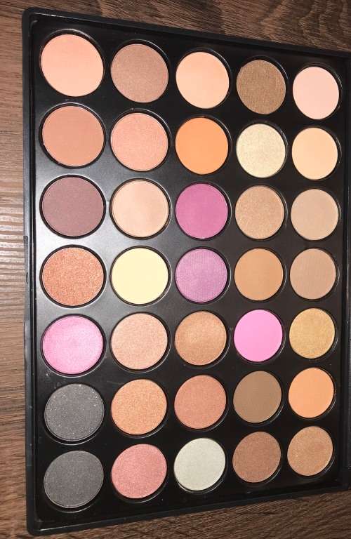 35 COLOUR EYESHADOW MATT AND SHIMMER SHADES