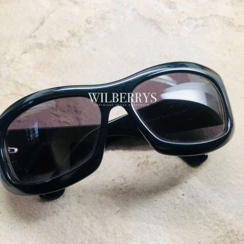 100% Genuine: GUCCI Women's Black Bling!! Sunglasses w/ case, papers *RETAIL: R7,000.00