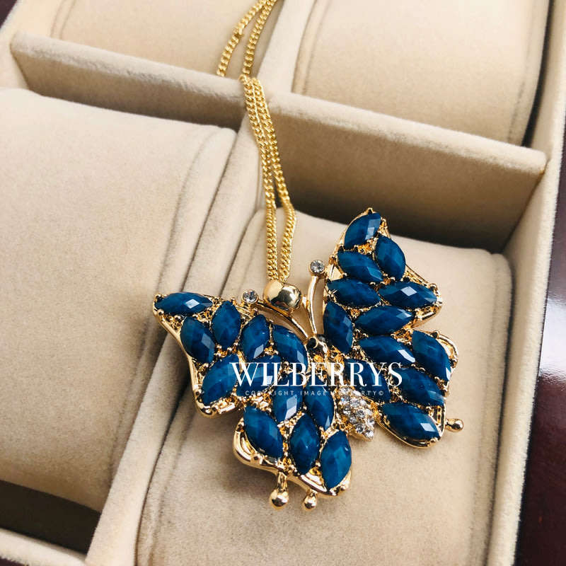HOT! Must see! Retail: R1400.00 AMRITA NEW YORK Hamptons Butterfly Necklace Blue Lapis