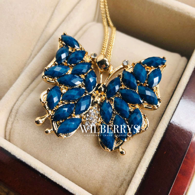 HOT! Must see! Retail: R1400.00 AMRITA NEW YORK Hamptons Butterfly Necklace Blue Lapis