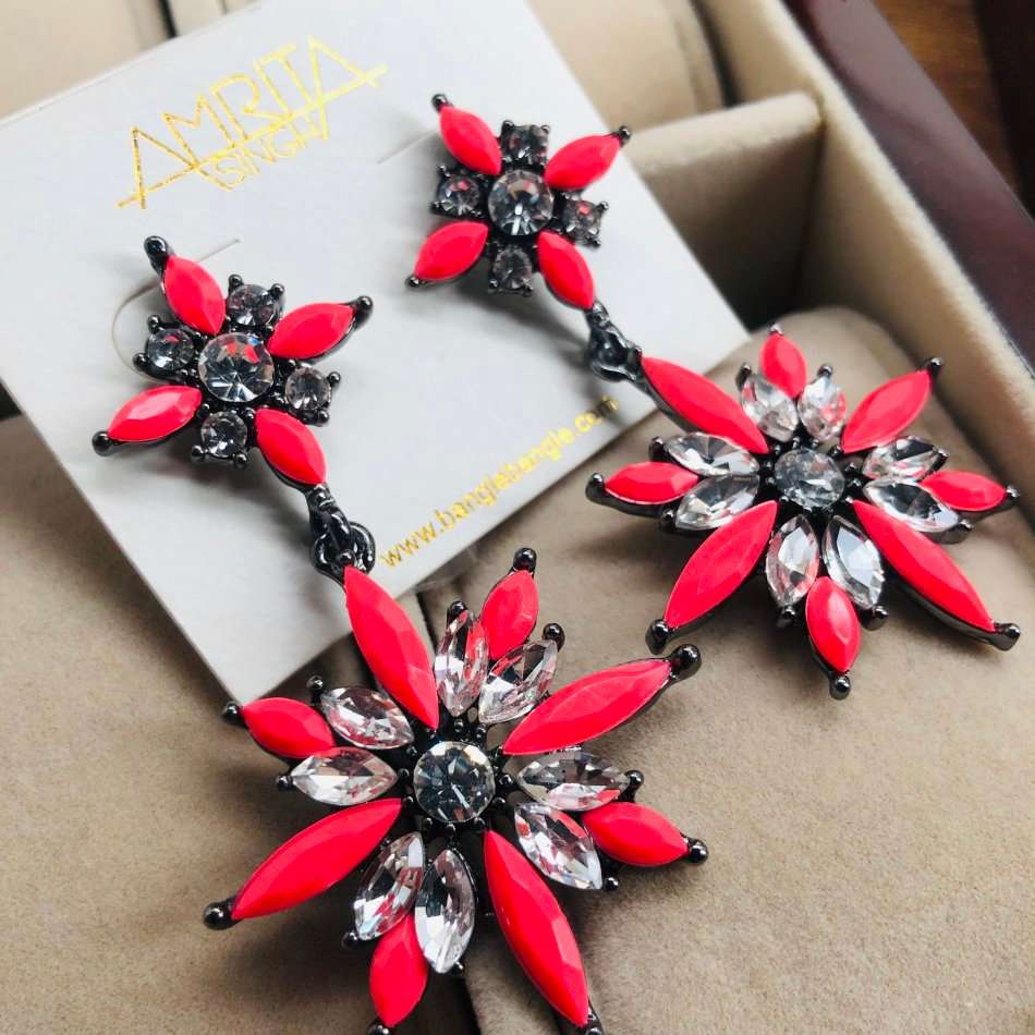 Must see! Retail: R1250.00 AMRITA NEW YORK Princess Joan Earring Pink