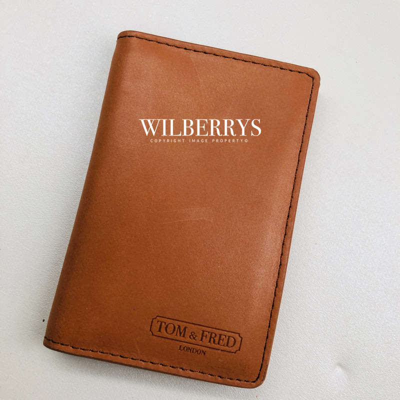 Retail: $129 / R2,199.00 TOM & FRED® Men's WORN VINTAGE BROWN Manchester Vertical Bi-fold Wallet