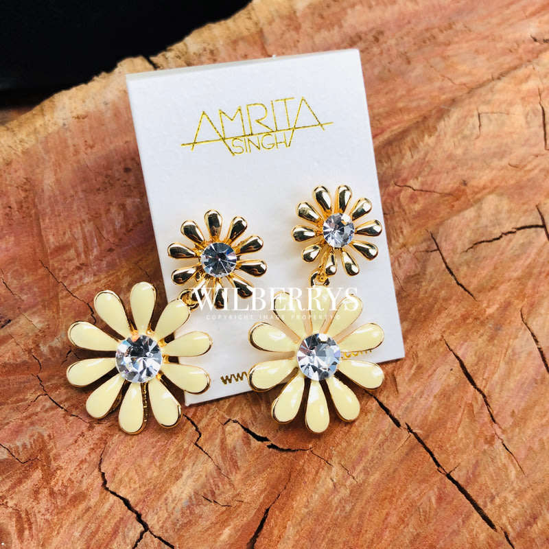 Must see! Retail: R1250.00 AMRITA NEW YORK Fleur Two Tier Earring Ivory