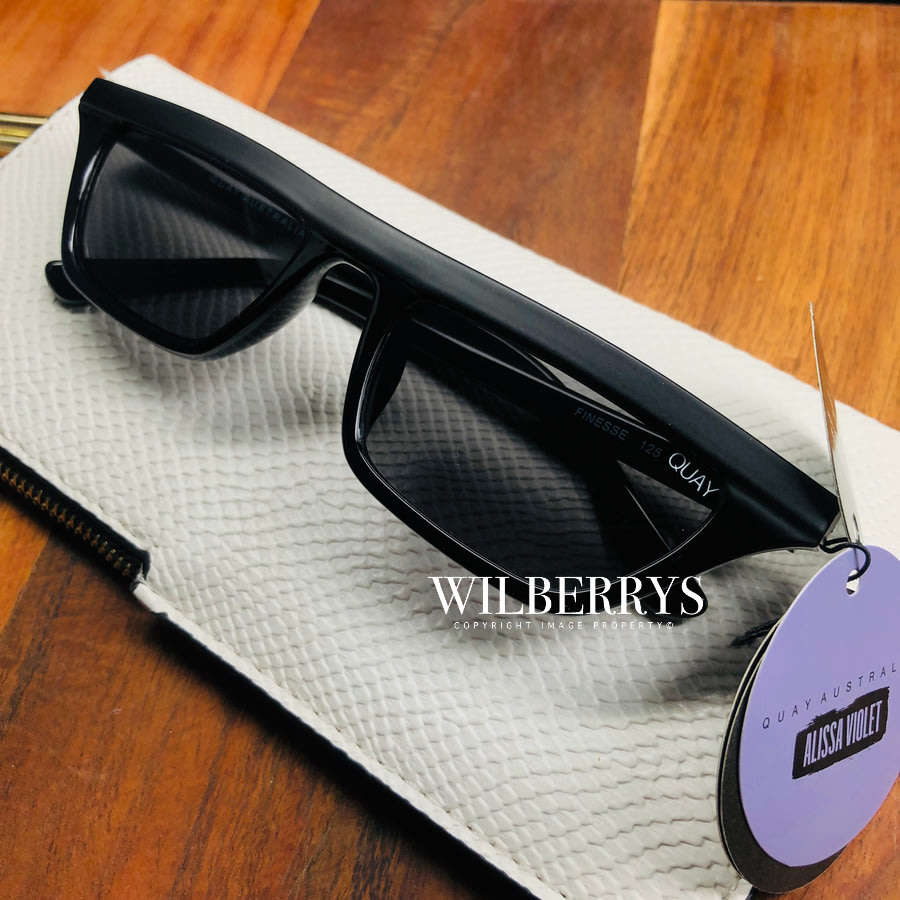 Must see!! QUAY Women's J'LO Jennifer Lopez FINESS Sunglasses **AUTHENTIC BRAND NEW