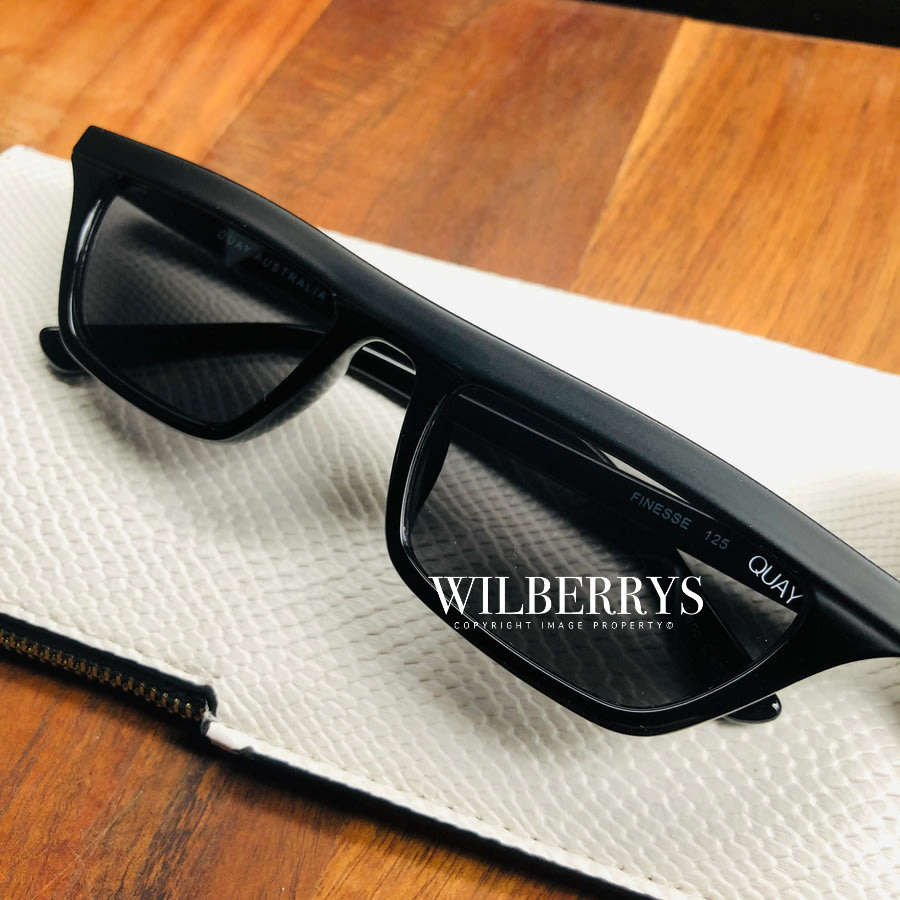 Must see!! QUAY Women's J'LO Jennifer Lopez FINESS Sunglasses **AUTHENTIC BRAND NEW